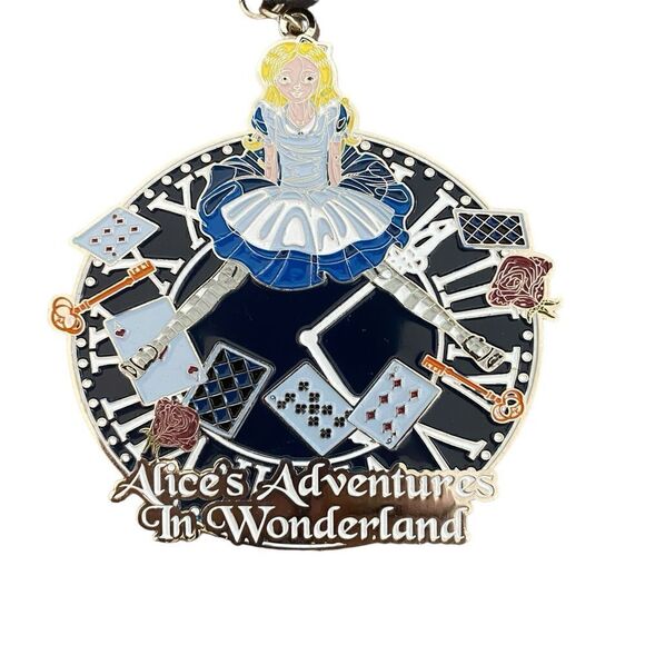Yes.Fit Virtual Running Medal "Alice's Adventures in Wonderland" - Picture 6 of 9